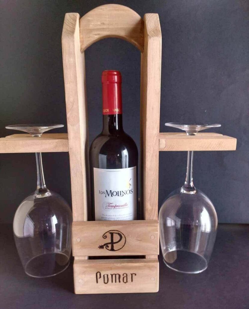 botellero de madera vintage, vino, copas